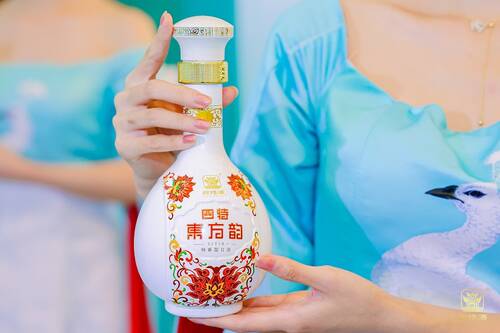 升學(xué)宴選什么酒？四特東方韻，品質(zhì)好酒禮敬未來！